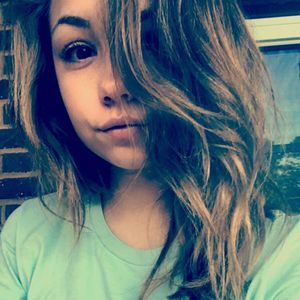 Meet your Posher, Chloe