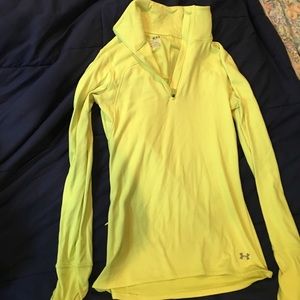 Never worn Under Armor workout top