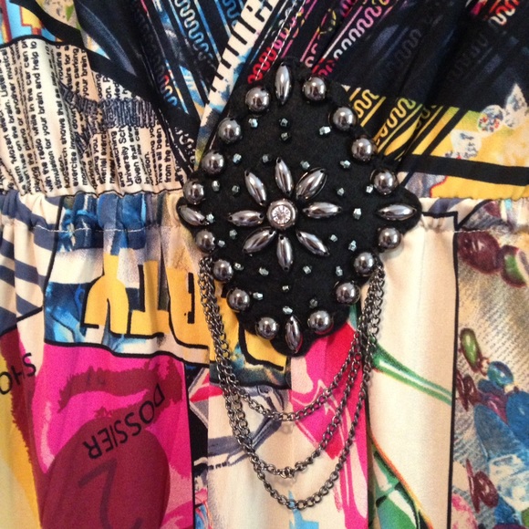 Funky fun dress! - Picture 2 of 4