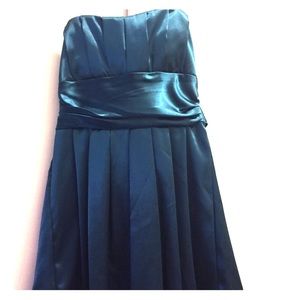 Beautiful Emerald green strapless dress