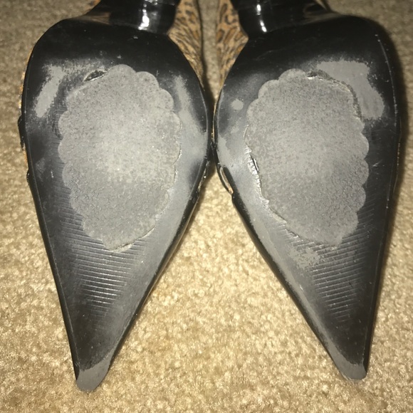 Leopard print and patent pumps - Picture 3 of 4