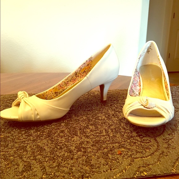 White 2 inch American Eagle Heels