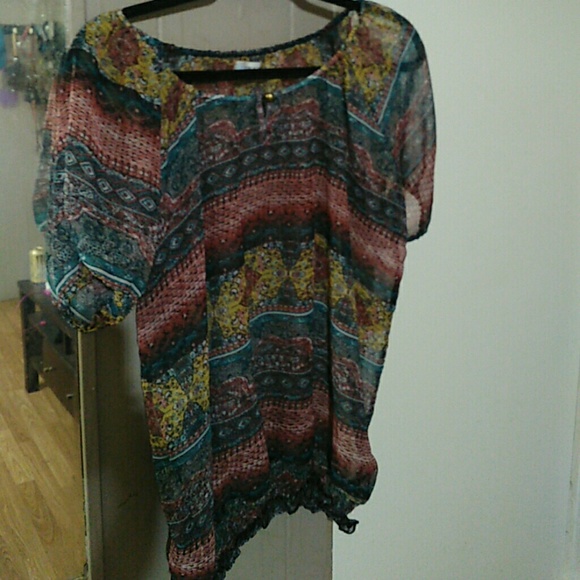 Maurice's light flowy crop top sz 1