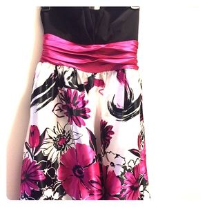 Cute Black, pink, and white strapless dress
