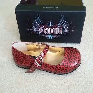 demonia on Poshmark