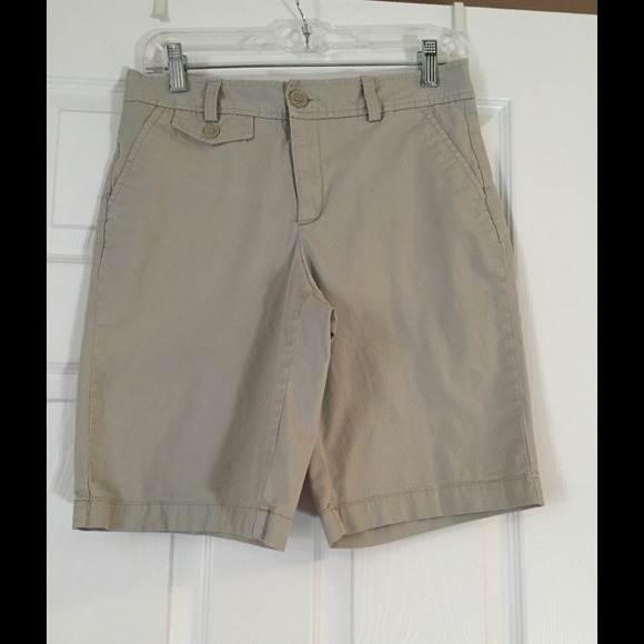 Dockers beige light tan Bermuda shorts