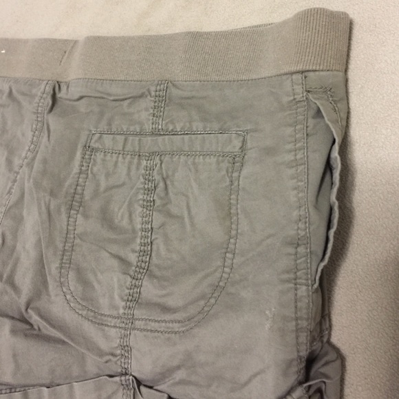 Old navy shorts - Picture 3 of 4