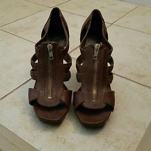 Jessica Simpson Brown Pumps