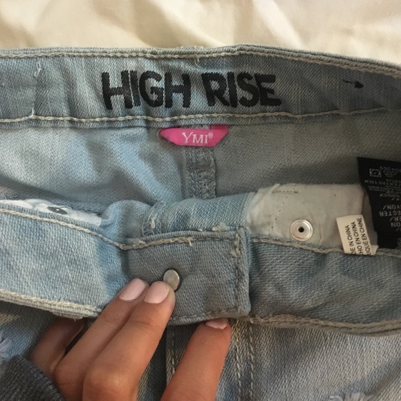 Super High Waisted Shorts - Picture 3 of 4
