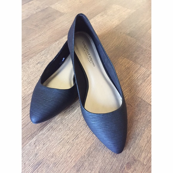 Black pointed toe flats