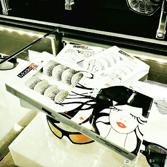 Model 21 Eyelashes 3 pack (2T, 18N, 43)