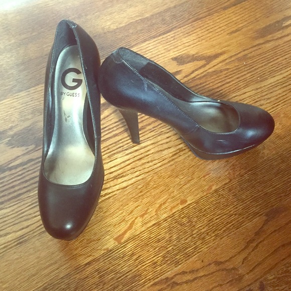 Women's size 8m G by Guess black heels