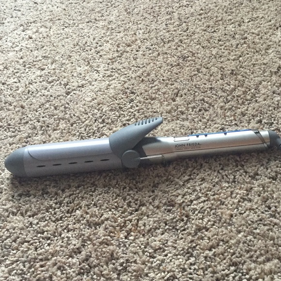 John Frieda Big Barrel Curling Iron