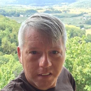 Meet your Posher, Derrick