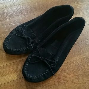 Black Minnetonka moccasins