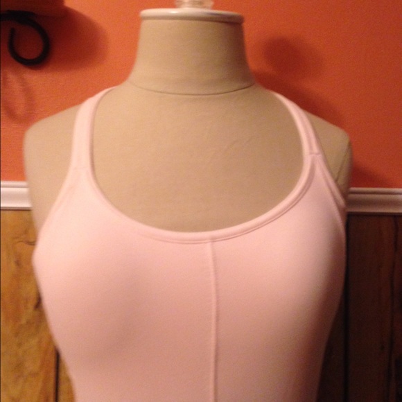 Athleta top🔴 - Picture 2 of 4