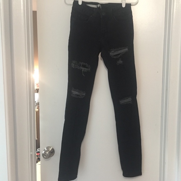 Urban outfitters size 27 ripped jeans