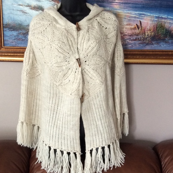INC International Concepts Sweaters - 💞INC International concept 💞knitted poncho