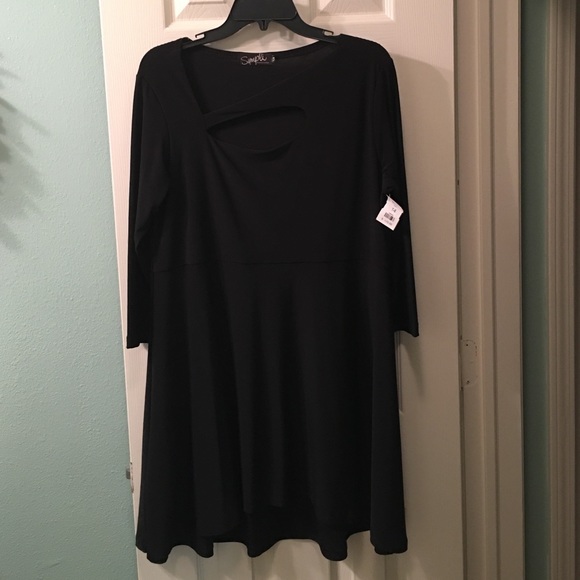 Sympli Black Swing Top