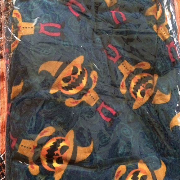 ***SOLD****LuLaRoe leggings