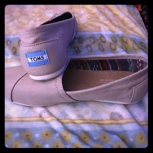Toms