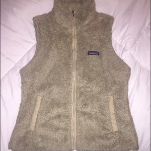 Patagonia vest! Nude color. Good condition!