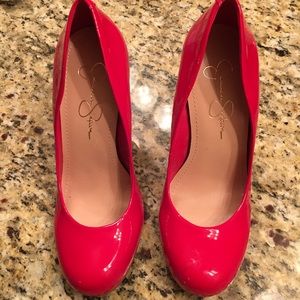 Jessica Simpson pumps