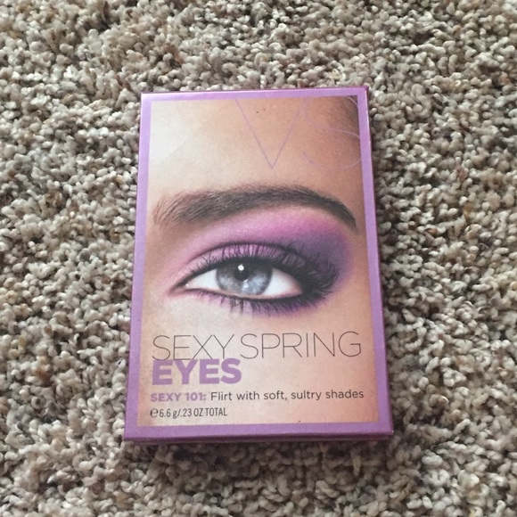 Victoria's Secret Sexy Spring Eyes palette