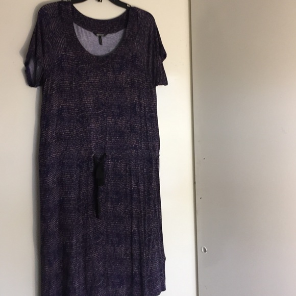 Knit short sleeve purple print dress.