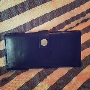 Hobo small black leather wallet with pink interior