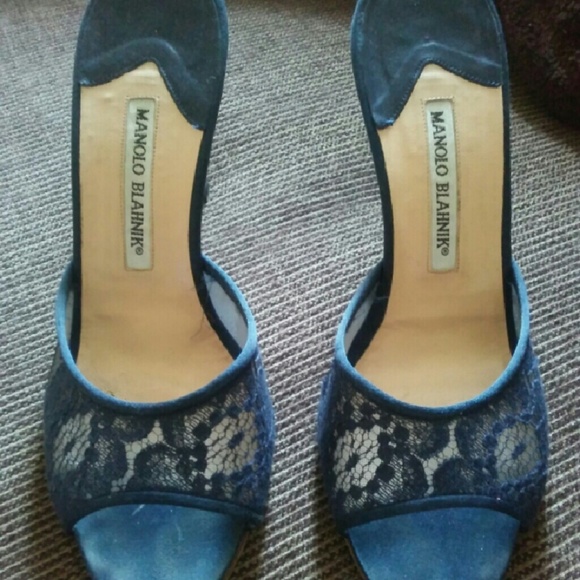 Pre-Owned Manolo Blahnik Navy Blue Lace 2"+ Heels