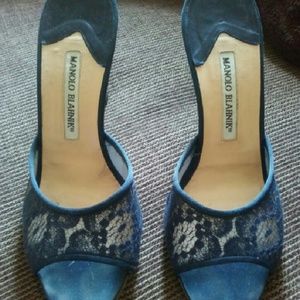 Pre-Owned Manolo Blahnik Navy Blue Lace 2"+ Heels