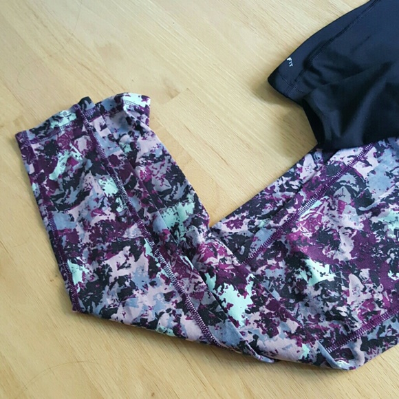 Reebok Printed Workout Tights - Picture 3 of 3