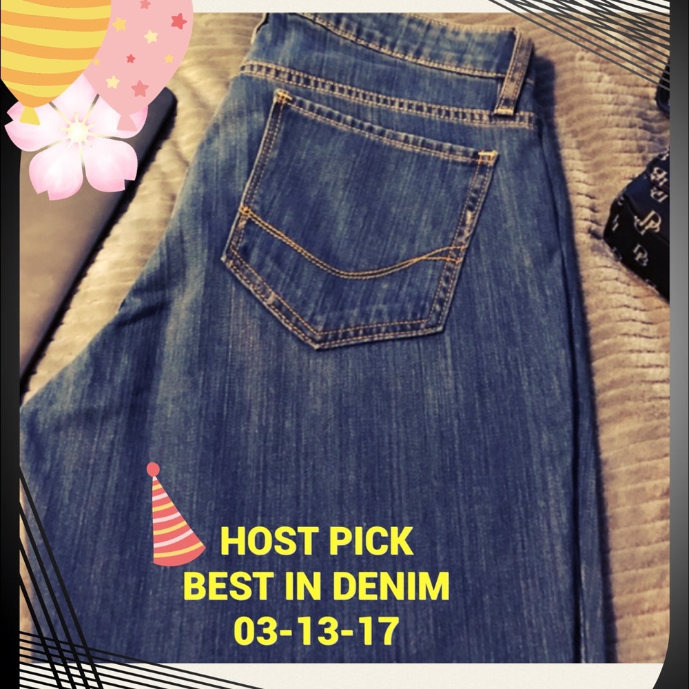 🎉HOST PICK 3/13/17🎉NWOT Old Navy boot cut jeans