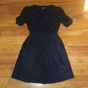 Forever 21 Black Lace Mid Sleeve Dress