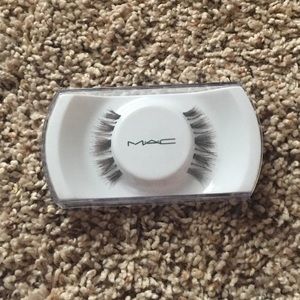 Mac Flirty, Kardashian Style Lashes