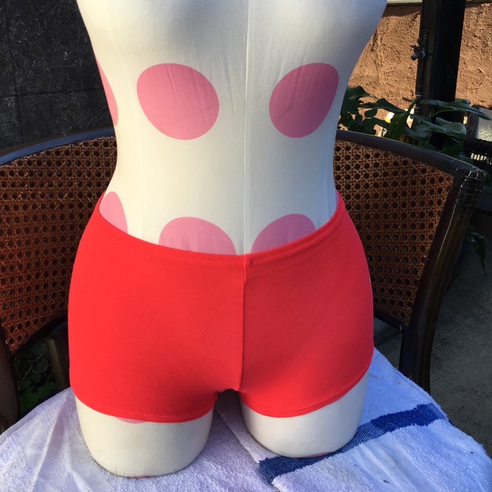 NWT VS pink boyshorts