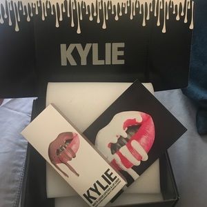 Kylie cosmetics lip kit in moon