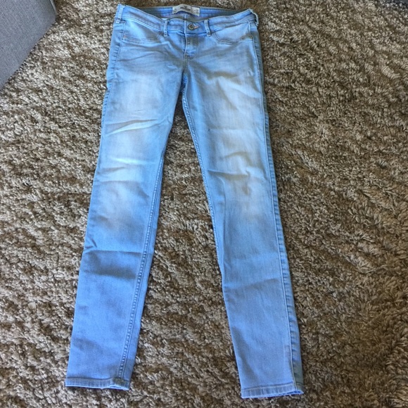 Hollister skinny jeans.Barely worn.Fade wash.