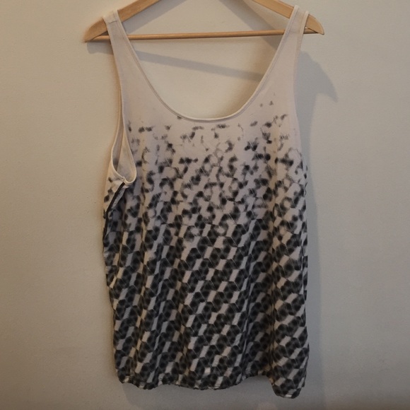 GapFit Breathe tank.  Size L.