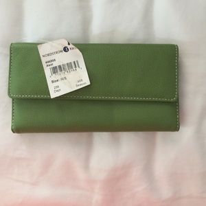 Green wallet