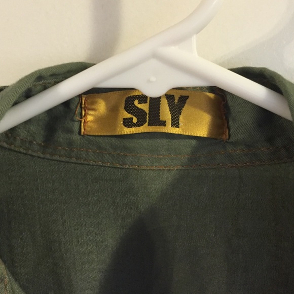 Army button up shirt - Picture 3 of 3