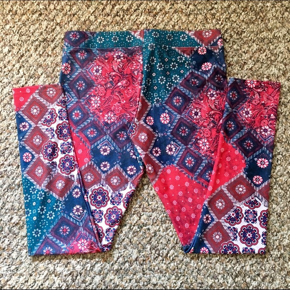 🚫💲OLD 🚫 fun print AMERICAN EAGLE leggings - Picture 2 of 4