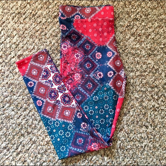 🚫💲OLD 🚫 fun print AMERICAN EAGLE leggings - Picture 3 of 4