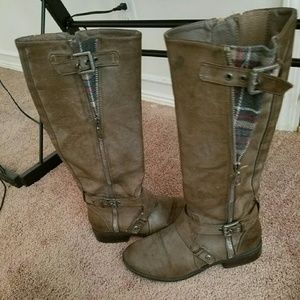 Guess size 9m boots - color mushroom - medium calf