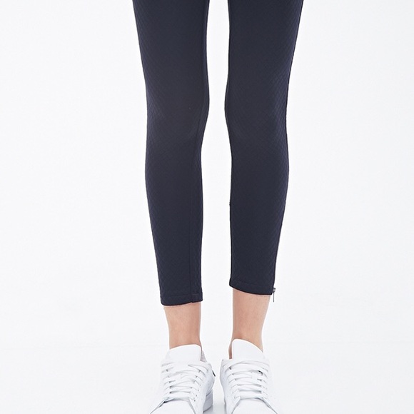 Navy Quilted Pants / Leggings - Picture 3 of 4