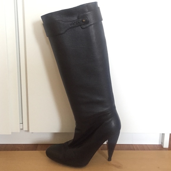 Lavin navy leather boots with contrasting heel