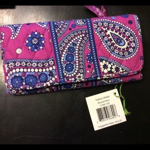 NWT Vera Bradley Gallery Wallet 🍭