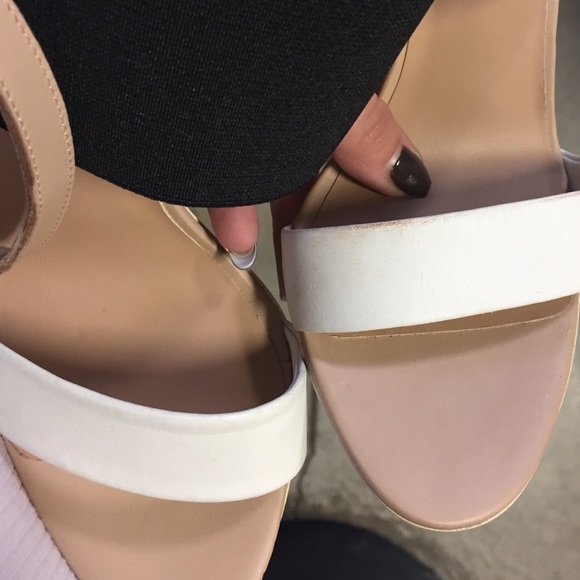 SOLD Vince heels - Picture 3 of 6