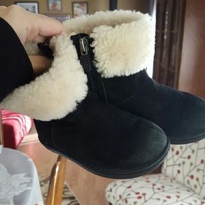 UGG Toddler Size 7